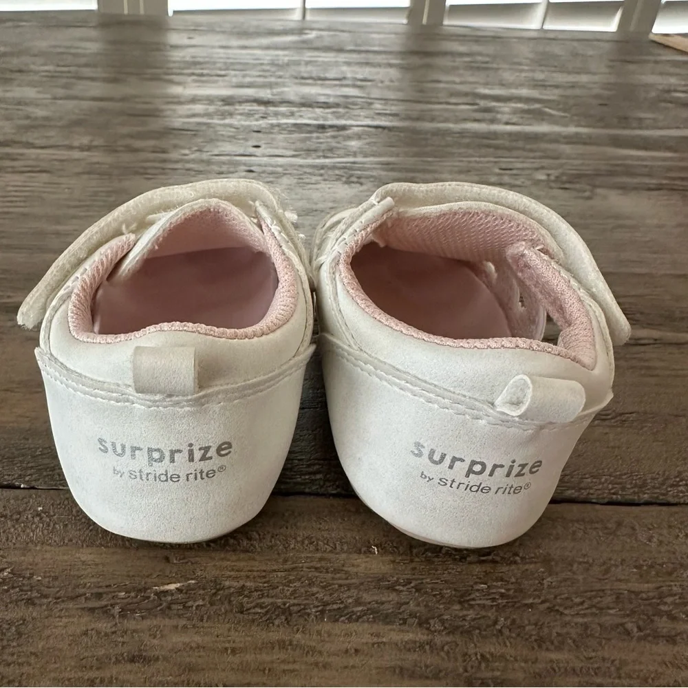 Stride Rite Surprize  Medium 12-18‎ months White T Strap First Walker Baby Shoes